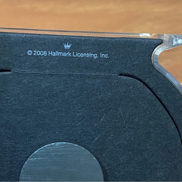 2008 HALLMARK Keepsake The Curious Kitty Fridge Magnet Photo Holder Ornament - Picture 8 of 9